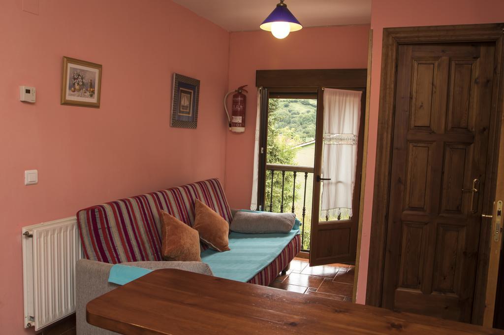 Apartamentos La Regoria Arenas De Cabrales Εξωτερικό φωτογραφία